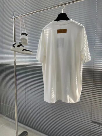 Louis Vuitton Men Printed Cotton T-Shirt Show Fit Ribbed Collar Milky White – Image 3