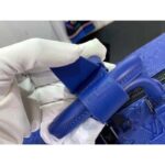 Louis Vuitton Unisex LV Keepall Bandoulière 50 Racing Blue Embossed Taurillon Monogram Cowhide Leather - Imagen 10