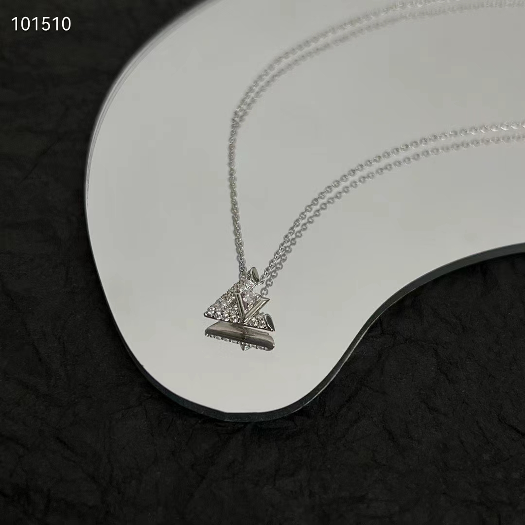 Louis Vuitton Unisex LV Volt One Pendant White Gold 36 Diamonds 0.16 CT (2)