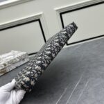 Dior Unisex CD A5 Pouch Beige Black Dior Oblique Jacquard - Imagen 6