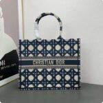 Dior Unisex CD Large Dior Book Tote Beige Blue Macrocannage Embroidery - Bild 4