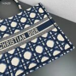 Dior Unisex CD Large Dior Book Tote Beige Blue Macrocannage Embroidery - Bild 6