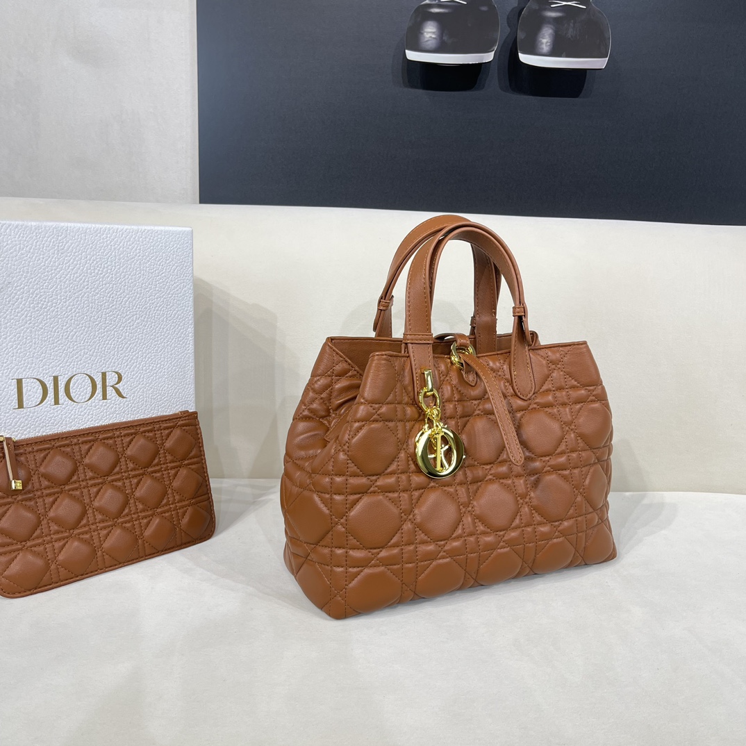 Dior Women CD Large Dior Toujours Bag Medium Tan Macrocannage Calfskin (3)