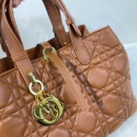 Dior Women CD Large Dior Toujours Bag Medium Tan Macrocannage Calfskin (6)