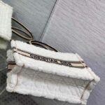 Dior Women CD Medium Book Tote Ice Cannage Shearling Christian Dior Paris Signature - immagine 5