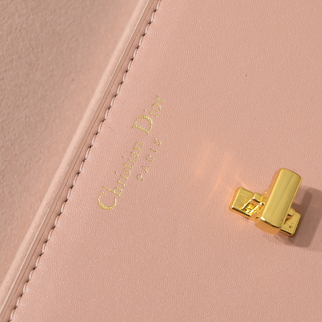 Dior Women CD Small 30 Montaigne Avenue Bag Antique Pink Box Calfskin (8)