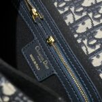 Dior Women CD Small 30 Montaigne Avenue Bag Blue Dior Oblique Jacquard - Image 10