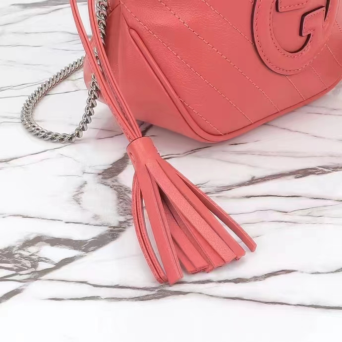 Gucci Unisex GG Blondie Mini Bucket Bag Pink Leather Round Interlocking G (3)