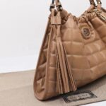 Gucci Unisex GG Deco Medium Tote Bag Rose Beige Quilted Leather Two-Toned Vintage Interlocking G - Imagen 6