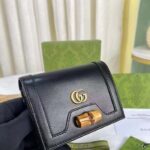 Gucci Unisex GG Diana Medium Wallet Double G Black Leather Bamboo Closure - Imagen 3