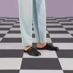 Gucci Unisex GG Horsebit Slipper Black Leather Gold-Toned Hardware Flat 2 CM Heel – Bild 11