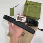 Gucci Unisex GG Reversible Belt Square G Buckle Black Leather Reverses Brown Leather - immagine 9