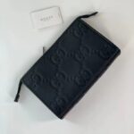 Gucci Unisex Jumbo GG Pouch Black Jumbo GG Leather Zip Closure - Image 5