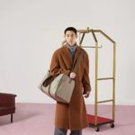 Gucci Unisex Maxi Duffle Bag Web Beige Ebony Soft GG Supreme Zip Closure – Image 11