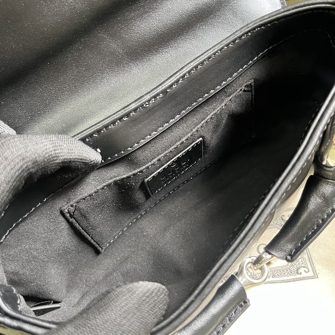 Gucci Women GG Horsebit Chain Small Shoulder Bag Black Quilted Leather Maxi Horsebit (10)