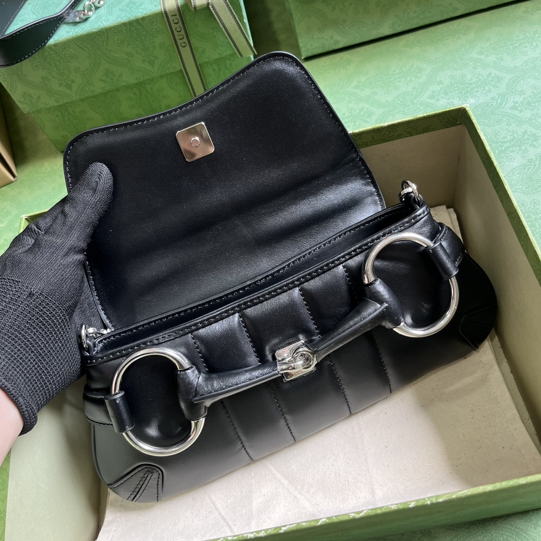 Gucci Women GG Horsebit Chain Small Shoulder Bag Black Quilted Leather Maxi Horsebit (12)