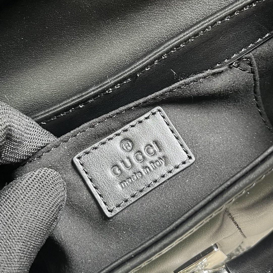 Gucci Women GG Horsebit Chain Small Shoulder Bag Black Quilted Leather Maxi Horsebit (13)