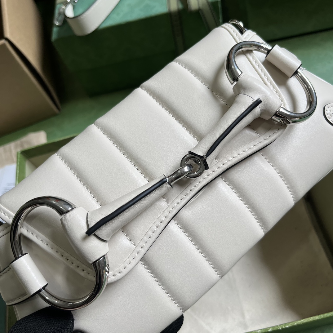 Gucci Women GG Horsebit Chain Small Shoulder Bag White Quilted Leather Maxi Horsebit (11)