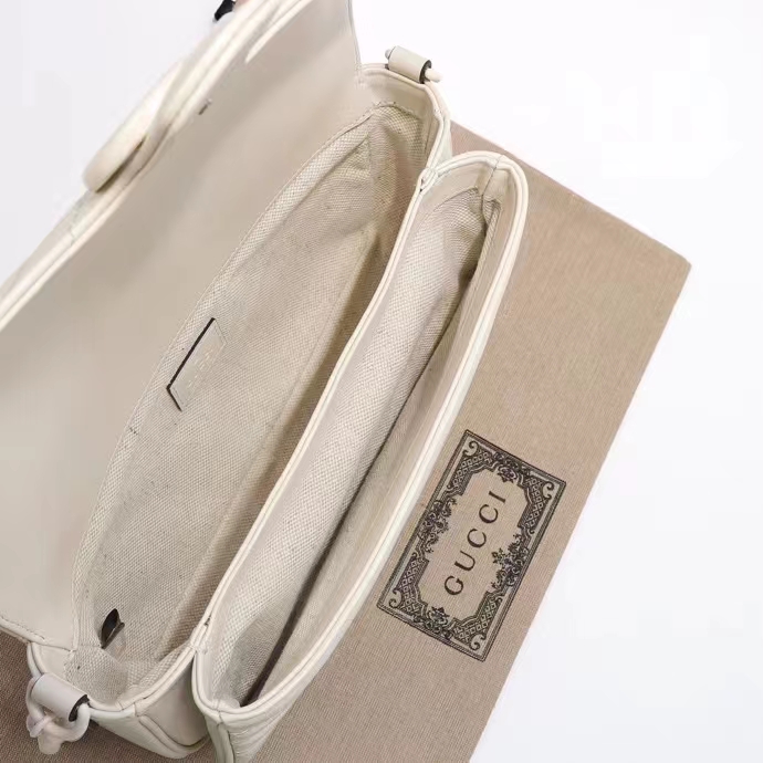 Gucci Women GG Marmont Matelassé Shoulder Bag White Chevron Leather Double G (3)