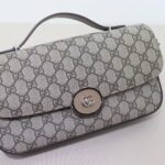 Gucci Women Petite GG Small Shoulder Bag Beige Ebony GG Supreme Canvas Double G – Bild 2