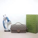 Gucci Women Petite GG Small Shoulder Bag Beige Ebony GG Supreme Canvas Double G – Bild 4