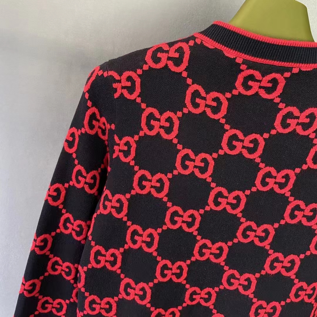 Gucci Women Wool Bouclé Jacquard Cardigan Blue Red GG Crewneck Long Sleeves (2)