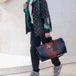 Louis Vuitton LV Unisex Keepall Bandoulière 50 Gradient Electric Sun Epi XL Calfskin Leather – Bild 12