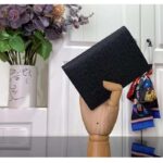 Louis Vuitton LV Unisex Passport Cover Black Taiga Leather Cowhide Leather Lining - Bild 3