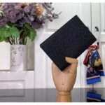 Louis Vuitton LV Unisex Passport Cover Black Taiga Leather Cowhide Leather Lining - Bild 2