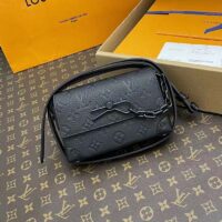 Louis Vuitton LV Unisex Steamer Wearable Wallet Black Embossed Cowhide Leather (5)