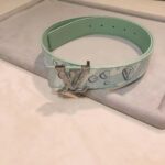 Louis Vuitton Unisex LV Aqua 40 MM Reversible Belt Aqua Green Leather Metal Buckle - immagine 3