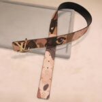 Louis Vuitton Unisex LV Initials 40 MM Reversible Belt Brown Leather Metal Buckle - immagine 7