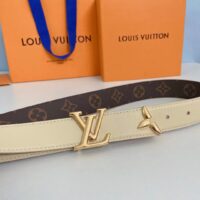 Louis Vuitton Unisex LV Pretty LV 30 MM Reversible Belt Monogram Canvas Quartz Leather (2)