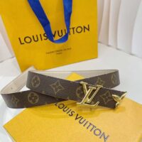 Louis Vuitton Unisex LV Pretty LV 30 MM Reversible Belt Monogram Canvas Recto Side (4)