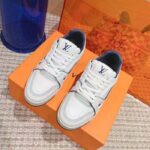 Louis Vuitton Unisex LV Trainer Sneaker Blue Calf Leather Rubber Outsole Initials - immagine 5