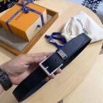 Louis Vuitton Unisex Pont Neuf 35 MM Width Black Taurillon Leather Belt LV Logo – Image 5