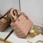 Dior Women CD Medium Lady Dior Bag Blush Ultramatte Cannage Calfskin – Bild 4