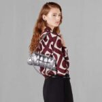 Gucci Women GG Horsebit Chain Small Shoulder Bag Silver Metallic Quilted Leather Maxi Horsebit - immagine 12