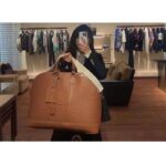 Louis Vuitton LV Unisex Alma Travel GM Cognac Calf Leather Double Zip Closure - Imagen 14