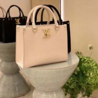 Louis Vuitton LV Women Lock & Go White Grained Calf Leather Microfiber Lining (3)