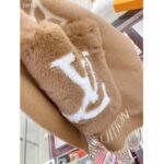Louis Vuitton Unisex Cold Reykjavik Scarf Cashmere Mink Fur Beige Jacquard LV Initials Monogram Flowers – Bild 7