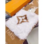 Louis Vuitton Unisex Cold Reykjavik Scarf Cashmere Mink Fur Beige Jacquard LV Initials Monogram Flowers – Bild 6