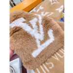 Louis Vuitton Unisex Cold Reykjavik Scarf Cashmere Mink Fur Beige Jacquard LV Initials Monogram Flowers – Bild 5