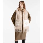 Louis Vuitton Unisex Cold Reykjavik Scarf Cashmere Mink Fur Beige Jacquard LV Initials Monogram Flowers – Bild 11