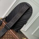 Louis Vuitton Unisex LV Pilot Slingbag Aerogram Collection Black Cowhide Leather Textile Lining - immagine 3