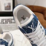 Louis Vuitton Unisex LV Trainer Sneaker Blue Monogram Denim Monogram-Embossed Grained Calf Leather - Imagen 10