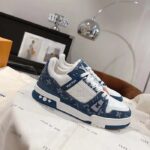 Louis Vuitton Unisex LV Trainer Sneaker Blue Monogram Denim Monogram-Embossed Grained Calf Leather - Imagen 2