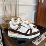 Louis Vuitton Unisex LV Trainer Sneaker Moka Brown Nubuck Calf Leather Grained Calf Leather - immagine 2