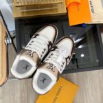 Louis Vuitton Unisex LV Trainer Sneaker Moka Brown Nubuck Calf Leather Grained Calf Leather - immagine 6