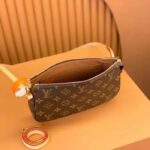 Louis Vuitton Women Pochette Accessoires Natural Cowhide Leather Trimmings Zipper Closure - immagine 9